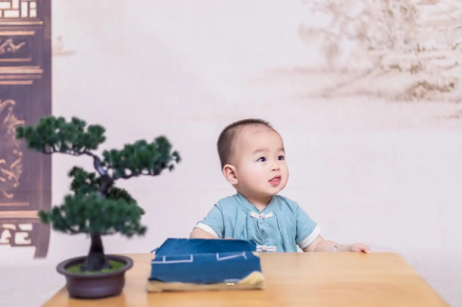 陕西几个月宝宝不吐奶 陕西几个月宝宝不吐奶