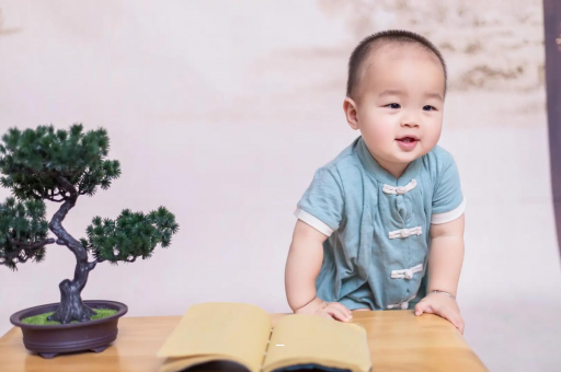 陕西宝宝脸上小白点